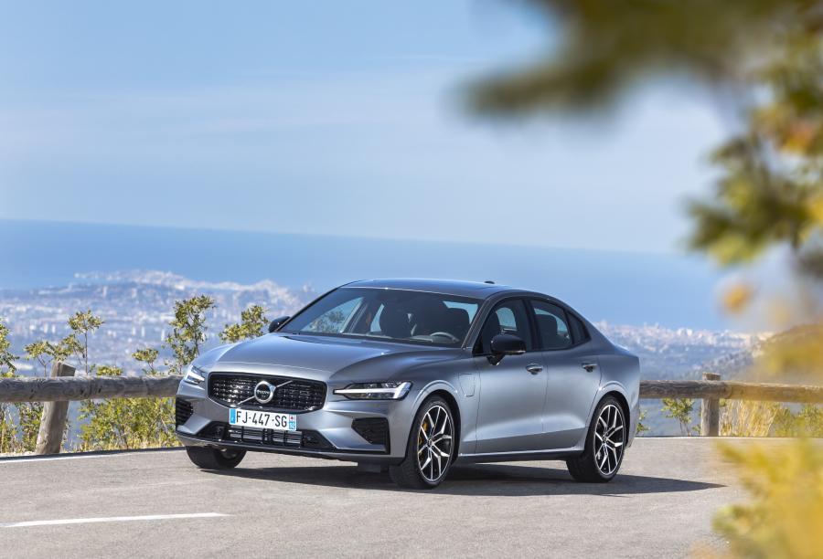  Volvo S60 T8 Polestar Engineered 2018 года  (WW) (фото 41 из 51)